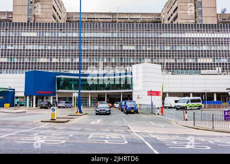 Il Royal Liverpool University Hospital (RLUH) è un importante ospedale di ricerca e insegnamento situato nella città di Liverpool, Inghilterra. È il più grande Foto Stock