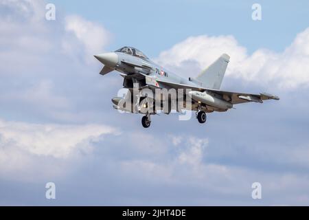 Austrian Air Force EF2000 Eurofighter arriva a RAF Fairford il 14th luglio per partecipare al Royal International Air Tattoo 2022 Foto Stock