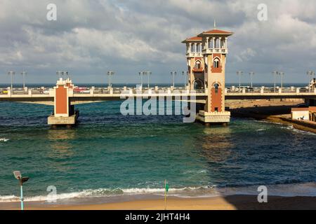 Stanley Bridge pietra miliare in Egitto Alessandria Foto Stock