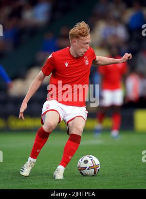 Oli Hammond di Nottingham Forest durante una partita prematura al Pirelli Stadium di Burton upon Trent. Data foto: Mercoledì 20 luglio 2022. Foto Stock