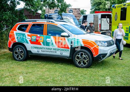 Un 2020 Dacia Duster 4x4 veicolo utilizzato da NHS Community First Responder servizio di ambulanza visto qui al Berkshire Motor Show a Reading, Regno Unito Foto Stock