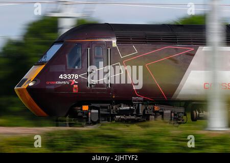 Un veloce movimento British Rail Class 43 378 visto qui a Colton Junction vicino York, North Yorkshire, Regno Unito Foto Stock