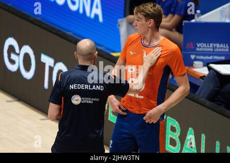 Unipol Arena, Bologna, Italia, 20 luglio 2022, Twan Wiltenburg - (NED) durante la Lega delle Nazioni di Pallavolo - uomo - Italia vs Olanda - Volley Intenationals Foto Stock