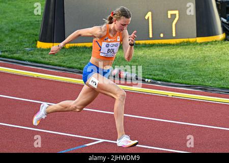 EUGENE, STATI UNITI - LUGLIO 20: Femke Bol dei Paesi Bassi che gareggia sui 400m ostacoli delle donne durante i Campionati mondiali di atletica il 20 luglio 2022 a Eugene, Stati Uniti (Foto di Andy Astfalck/BSR Agency) Atletiekunie Foto Stock