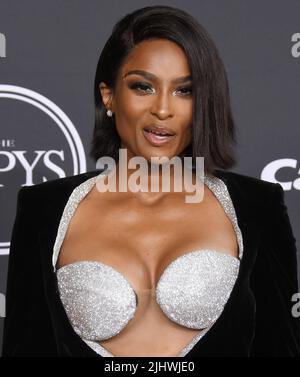 Los Angeles, Stati Uniti. 20th luglio 2022. Ciara arriva alle 2022 ESPY che si tengono al Dolby Theatre di Hollywood, California, mercoledì 20 luglio 2022. (Foto di Sthanlee B. Mirador/Sipa USA) Credit: Sipa USA/Alamy Live News Foto Stock