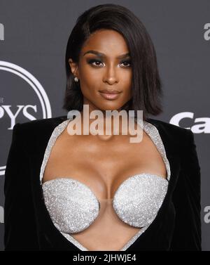 Los Angeles, Stati Uniti. 20th luglio 2022. Ciara arriva alle 2022 ESPY che si tengono al Dolby Theatre di Hollywood, California, mercoledì 20 luglio 2022. (Foto di Sthanlee B. Mirador/Sipa USA) Credit: Sipa USA/Alamy Live News Foto Stock