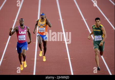 Eugene, Oregon, Stati Uniti. 21st luglio 2022. EUGENE - Liemarvin Bonevacia in azione durante la semifinale 400m del Day 6 dei Campionati Mondiali di atletica allo stadio Hayward Field. ANP ROBIN VAN LONKHUIJSEN Credit: ANP/Alamy Live News Foto Stock