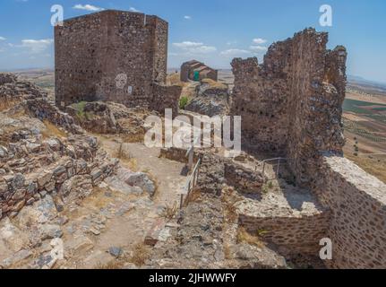 Magacela rimane foststress, Badajoz, Extremadura, Spagna. L'origine della fortezza era creduta pre-romana Foto Stock