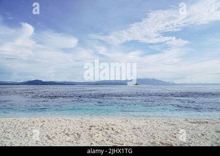 Spiaggia in Raja Ampat, Papua, Indonesia Foto Stock