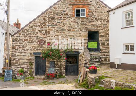 St dogmaels Ceredigion West Wales UK luglio 13 2022 Y felin lavoro mulino ad acqua Foto Stock