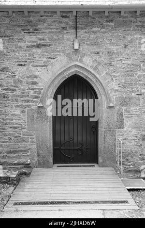 Esterno di St Mawnan e St Stephen's Church, Mawnan, Cornovaglia Foto Stock