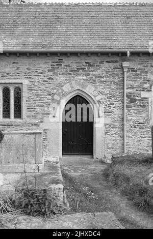 Esterno di St Mawnan e St Stephen's Church, Mawnan, Cornovaglia Foto Stock