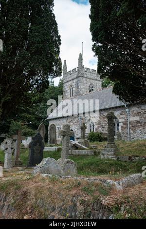 Esterno di St Mawnan e St Stephen's Church, Mawnan, Cornovaglia Foto Stock