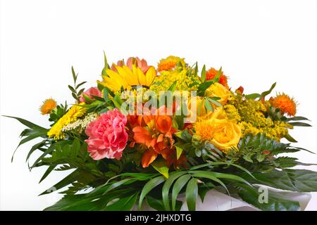 Bouquet colorato misto su sfondo bianco Foto Stock