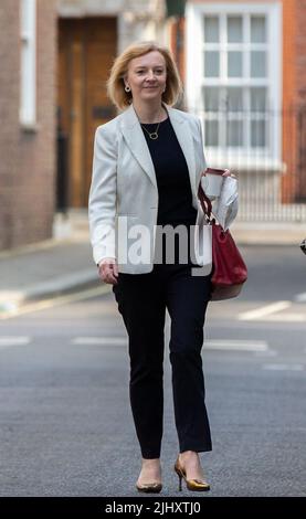 Londra, Inghilterra, Regno Unito. 21st luglio 2022. Il candidato alla leadership del partito conservatore e il Segretario agli Esteri LIZ RUSS è visto arrivare al suo ufficio di campagna a Westminster. (Credit Image: © Tayfun Salci/ZUMA Press Wire) Foto Stock