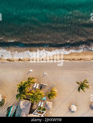 Una vista dall'alto delle spiagge di Placencia nel distretto di Stann Creek del Belize meridionale Foto Stock