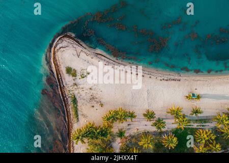 Una vista dall'alto delle spiagge di Placencia nel distretto di Stann Creek del Belize meridionale Foto Stock