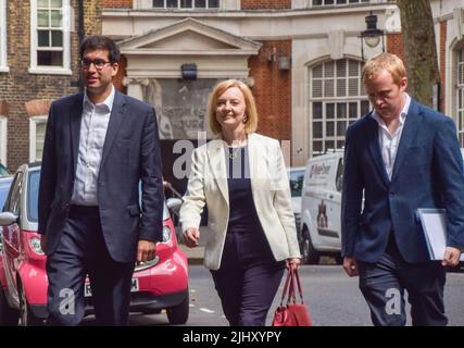 Londra, Regno Unito. 21st luglio 2022. Liz Truss, candidato alla leadership del partito conservatore e Segretario agli Esteri, arriva alla Transport House per un evento Hustings. Credit: Vuk Valcic/Alamy Live News Foto Stock
