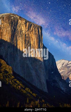 Yosemite serena via lattiginosa sul monte El Capitan Foto Stock