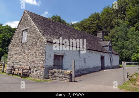 Cilewent Farmhouse and Yard, St Fagans - Sain Ffagan Museum, luglio 2022. Estate. Foto Stock