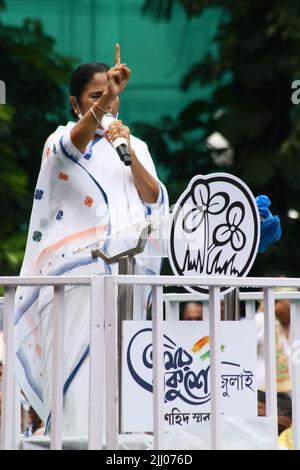 Kolkata, India. 21st luglio 2022. Il primo ministro dello stato del Bengala occidentale dell'India, Mamata Banerjee, ha tenuto il suo discorso per celebrare la Giornata annuale dei Martiri a Kolkata, India, il 21 luglio 2022. (Foto di Dipa Chakraborty/Pacific Press/Sipa USA) Credit: Sipa USA/Alamy Live News Foto Stock