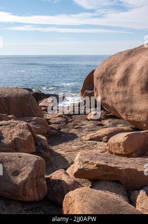 La costa di granito rosa in Bretagna, Francia Foto Stock