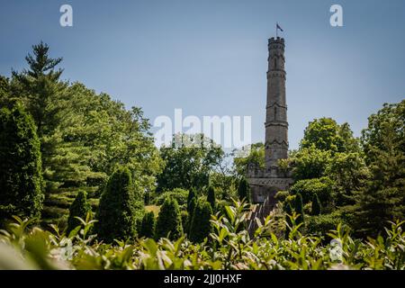 Battlefield Monument, al 77 di King Street West, fa parte dello Stoney Creek Battlefield Park. Il monumento si trova all'angolo sud-est di Centennia Foto Stock