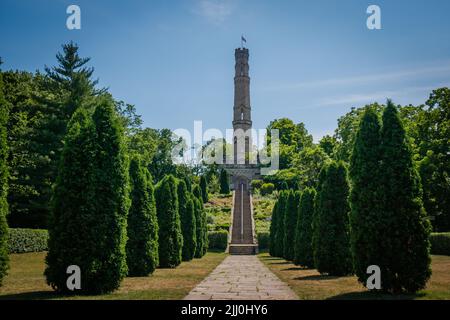 Battlefield Monument, al 77 di King Street West, fa parte dello Stoney Creek Battlefield Park. Il monumento si trova all'angolo sud-est di Centennia Foto Stock