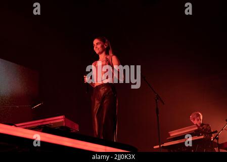 London Grammar in concerto dal vivo all'Alexandra Palace di Londra, Regno Unito con: Hannah Reid dove: Londra, Regno Unito quando: 12 Nov 2021 Credit: Louise Morris/WENN Foto Stock