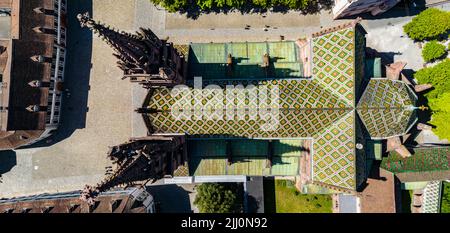 Cattedrale di Basilea dall'alto - il minster nella città di Basilea Svizzera Foto Stock