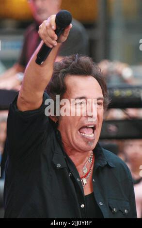 Bruce Springsteen e la e Street Band suonano nel 'Today' Show 2007 della NBC Toyota Concert Series al Rockefeller Plaza di New York il 28 settembre 2007. Photo Credit: Henry McGee/MediaPunch Foto Stock