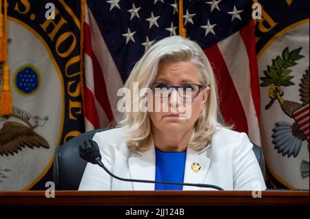 House Select Committee investigando l'attacco del 6 gennaio contro il Vice Presidente del Campidoglio degli Stati Uniti Rappresentante Liz Cheney (repubblicano del Wyoming) Ascolta il panel il giorno otto della United States House Select Committee per indagare sull'attacco del 6th gennaio all'udienza del Campidoglio degli Stati Uniti a Capitol Hill a Washington, DC, USA il 21 luglio 2022. Foto di Rod Lammey/CNP/ABACAPRESS.COM Foto Stock