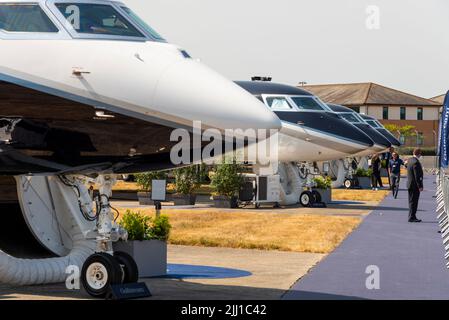 Gli aerei a reazione di Gulfstream al Farnborough International Airshow 2022. Varietà di jet privati, aerei executive in mostra Foto Stock