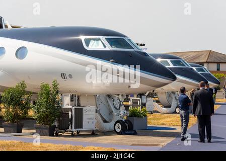 Gli aerei a reazione di Gulfstream al Farnborough International Airshow 2022. Varietà di jet privati, aerei executive in mostra Foto Stock