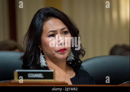 Il rappresentante degli Stati Uniti Stephanie Murphy (democratico della Florida) ascolta il panel il giorno otto della United States House Select Committee per indagare sull'attacco del 6th gennaio all'udienza del Campidoglio degli Stati Uniti a Capitol Hill a Washington, DC il 21 luglio 2022. Credit: Rod Lamkey / CNP/Sipa USA Foto Stock