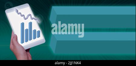 Una persona che tiene un tablet e visualizza i grafici dei dati e mostra le informazioni cruciali con il disegno futuristico. Un pad a portata di mano che presenta dati importanti Foto Stock