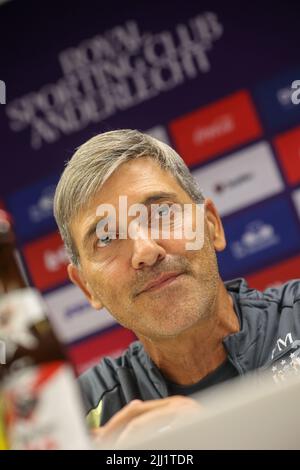 Il capo allenatore di Anderlecht Felice Mazzu è stato illustrato durante la conferenza stampa settimanale della squadra di calcio belga RSCA Anderlecht, venerdì 22 luglio 2022 ad Anderlecht, Bruxelles, per discutere l'inizio della competizione nazionale. BELGA FOTO VIRGINIE LEFOUR Foto Stock