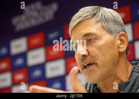 Il capo allenatore di Anderlecht Felice Mazzu è stato illustrato durante la conferenza stampa settimanale della squadra di calcio belga RSCA Anderlecht, venerdì 22 luglio 2022 ad Anderlecht, Bruxelles, per discutere l'inizio della competizione nazionale. BELGA FOTO VIRGINIE LEFOUR Foto Stock