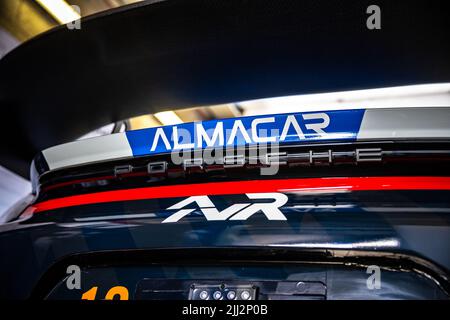 10 PIGUET Julien, VARUTTI Alban, AVR-AVVATAR, Porsche 718 Cayman GT4 RS Clubsport, azione, box durante il round 5th della Championnat de France FFSA GT 2022 SRP Speedweek, dal 22 al 24 luglio a Spa-Francorchamps, Belgio - Foto Laurent Gayral / DPPI Foto Stock