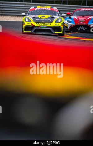 73 Max Kronberg, Daniel Blickle, Porsche 718 Cayman GT4 RS Clubsport W&S MOTORSPORT, in azione nel corso del round 5th della Championnat de France FFSA GT 2022 SRP Speedweek, dal 22 al 24 luglio a Spa-Francorchamps, Belgio - Foto Laurent Gayral / DPPI Foto Stock