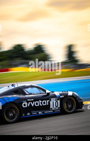 10 PIGUET Julien, VARUTTI Alban, AVR-AVVATAR, Porsche 718 Cayman GT4 RS Clubsport, in azione nel corso del round 5th della Championnat de France FFSA GT 2022 SRP Speedweek, dal 22 al 24 luglio a Spa-Francorchamps, Belgio - Foto Laurent Gayral / DPPI Foto Stock