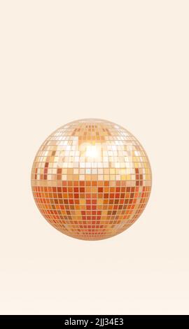 3D rendering di palla da discoteca arancione metallizzata brillante e riflettente isolata su sfondo bianco Foto Stock