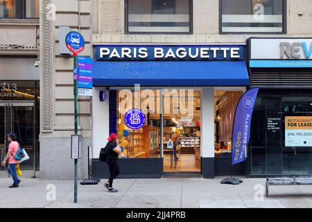 Paris Baguette, 303 Park Ave S, New York, foto di un negozio di una catena di panetteria coreana nel quartiere Gramercy a Manhattan. Foto Stock