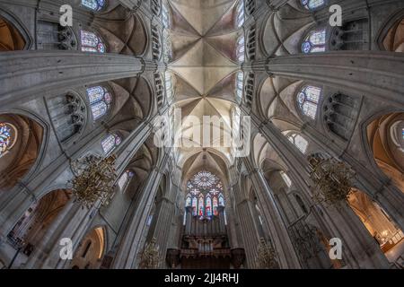 Vista interna della Cattedrale di Bourges (Francia) Foto Stock