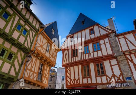 Tipiche case a graticcio nella città di Vannes, Bretagna Foto Stock