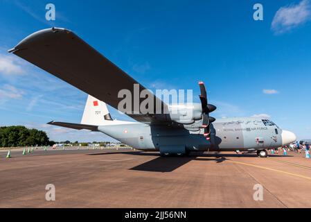 Royal Bahraini Air Force Lockheed Martin C-130J Hercules al Royal International Air Tattoo, RIAT Airshow, RAF Fairford, Gloucestershire, Regno Unito Foto Stock