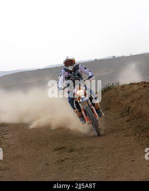 San Blas, Teruel, Aragon, Spagna, luglio 22, 2022, tappa prologo del Baja Aragon, la corsa di rally in terre semi-desertiche, con alte temperature Foto Stock