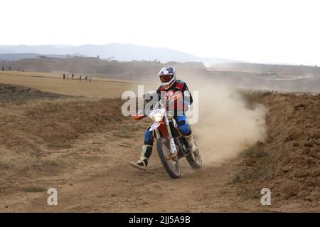 San Blas, Teruel, Aragon, Spagna, luglio 22, 2022, tappa prologo del Baja Aragon, la corsa di rally in terre semi-desertiche, con alte temperature Foto Stock