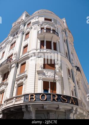Nuovo edificio della Borsa di Trieste, chiamato Palazzo della Borsa Nuova, ex Palazzo Dreher, progettato da Emil Bressler nel 1910. Foto Stock