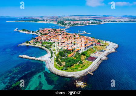 Nesebar (Nessebar), Bulgaria. Vista aerea dell'antica città sul mare. Costa del Mar Nero, Burgas Foto Stock